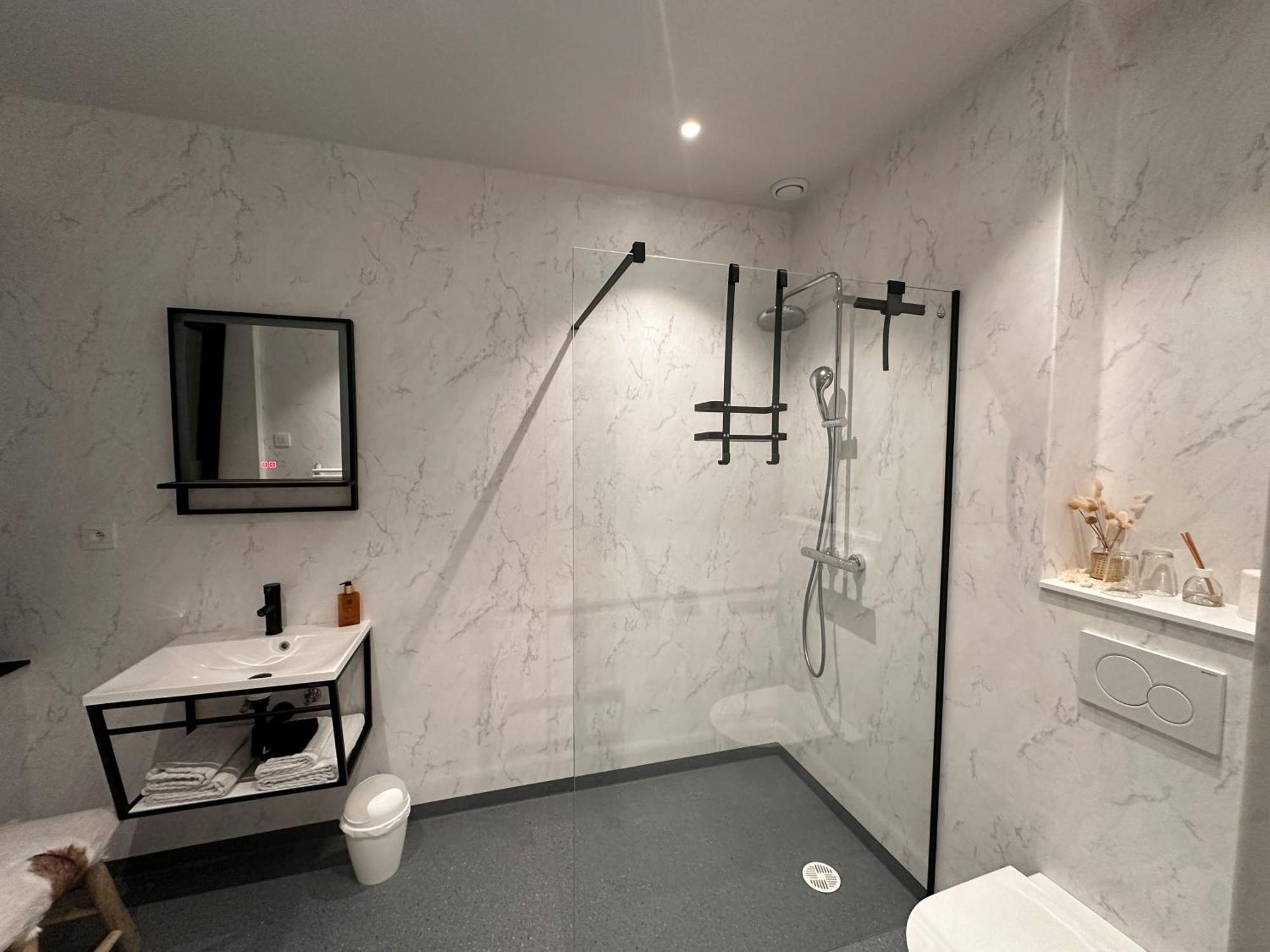 Hotel - B&B Elementum Kortrijk Buitenkant foto