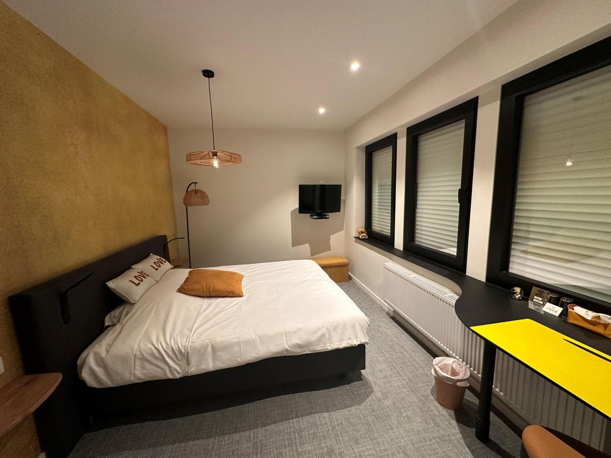 Hotel - B&B Elementum Kortrijk Buitenkant foto