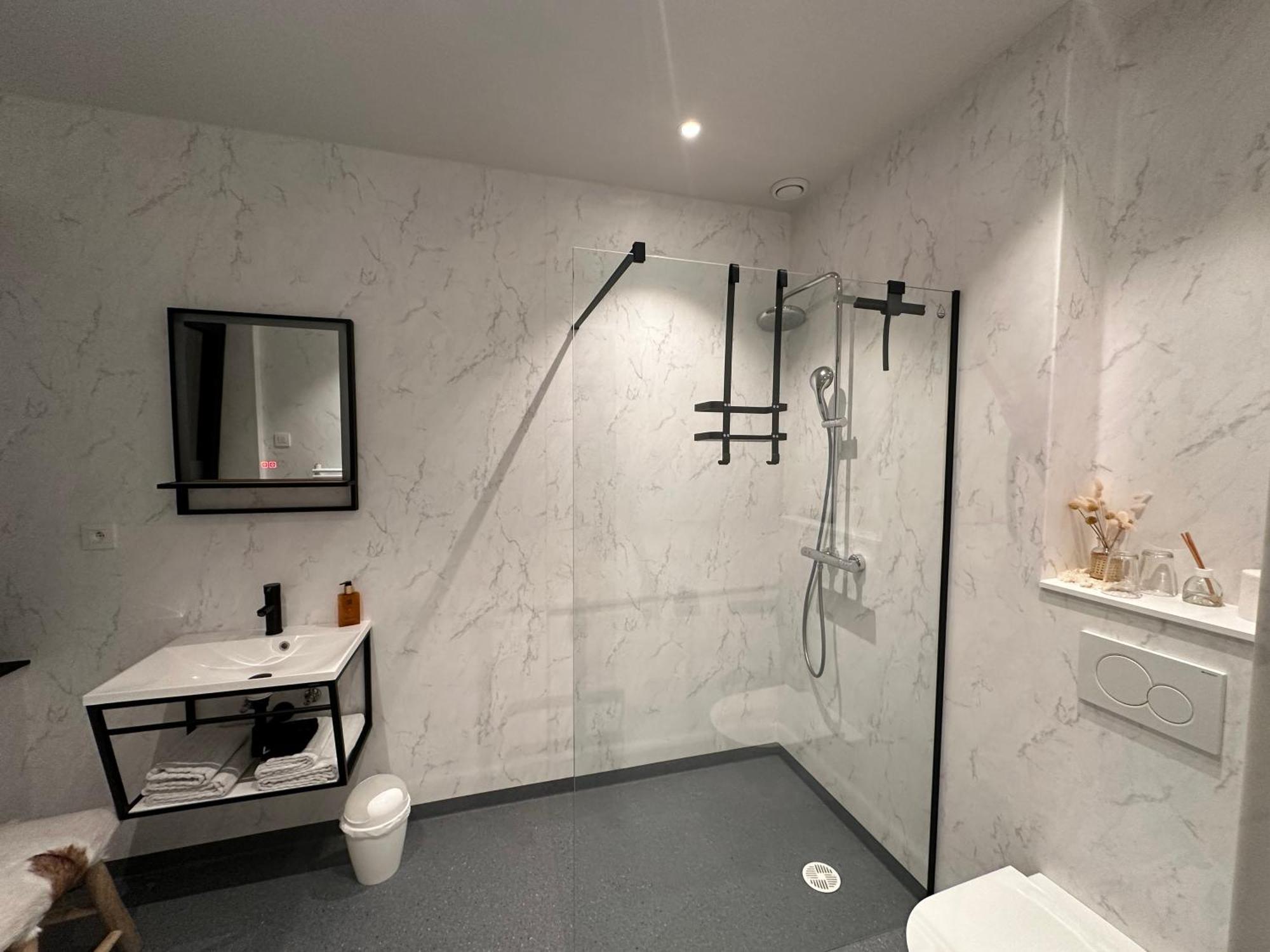 Hotel - B&B Elementum Kortrijk Buitenkant foto